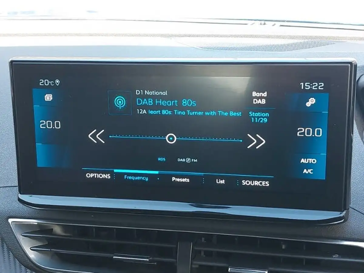 2021-peugeot-3008-suv-12-puretech-allure-big-9