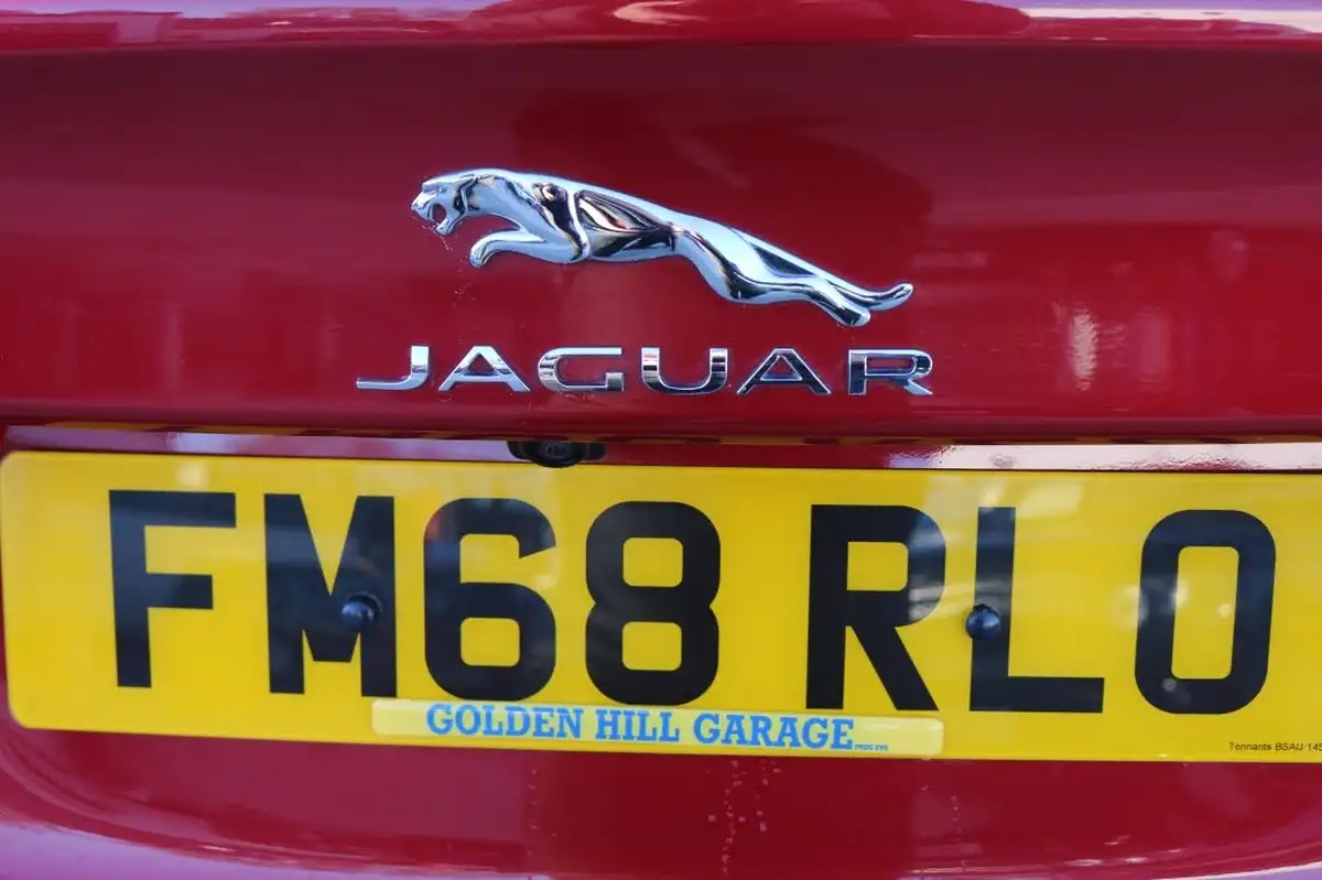 2018-jaguar-xe-20d-portfolio-180ps-1999cc-auto-big-24
