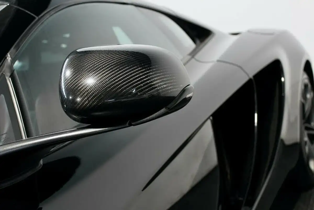 2011-mclaren-12c-38-big-36