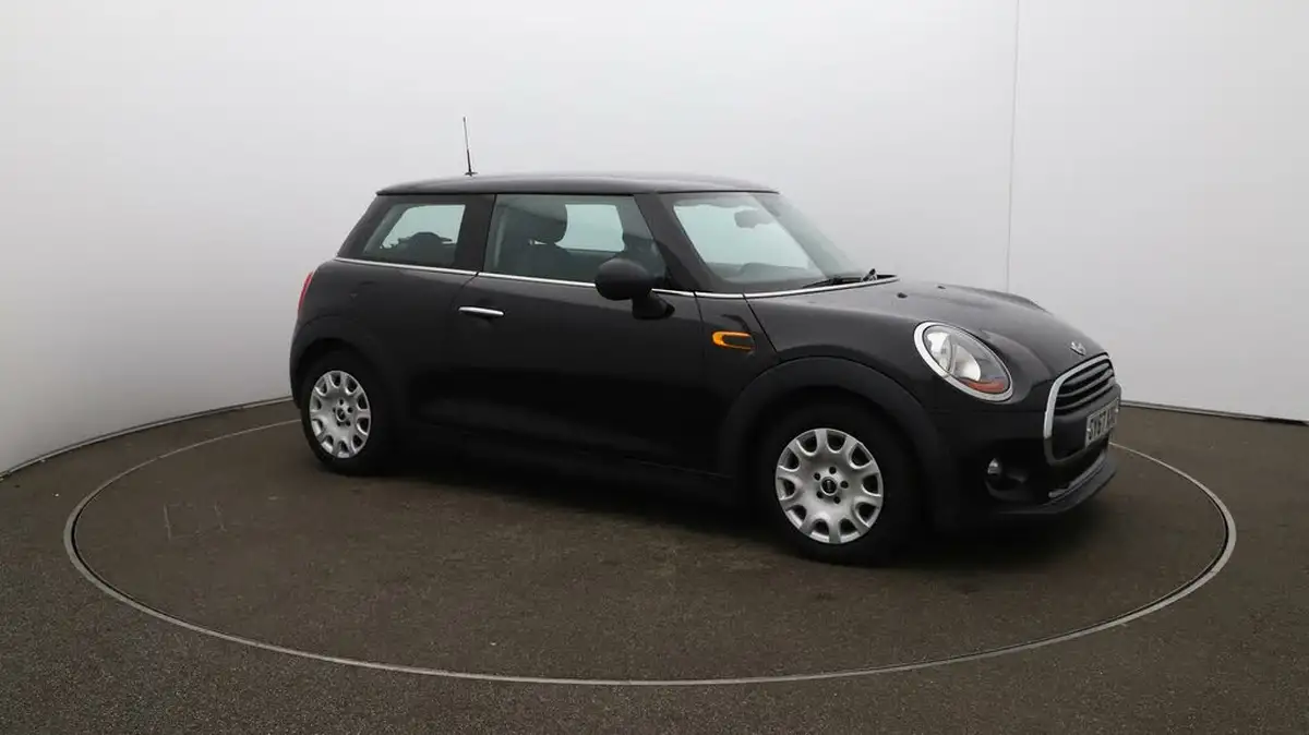 2017-mini-cooper-15-one-ss-3d-big-32