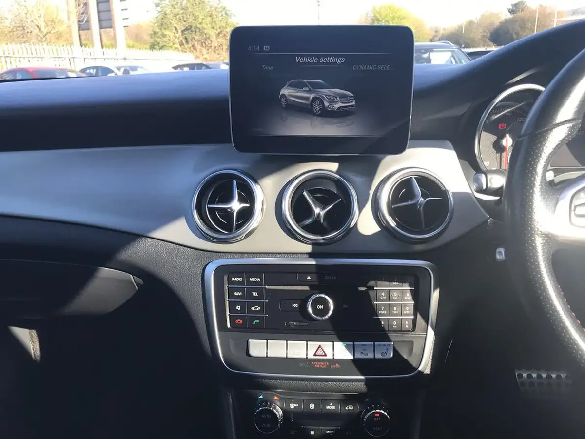2020-mercedes-benz-gla-class-16-gla-200-amg-line-edition-plus-7g-dct-big-17