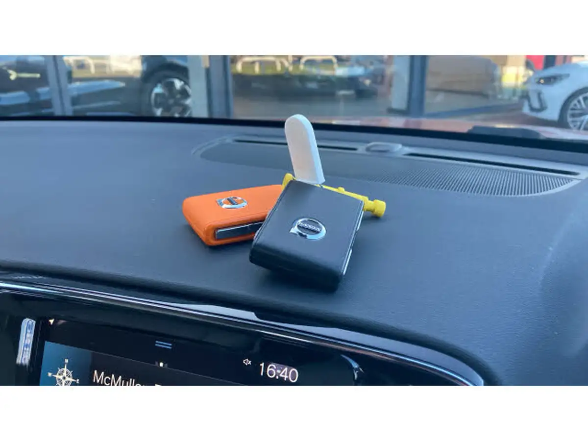 2021-volvo-xc40-15-t3-inscription-161bhp-big-19