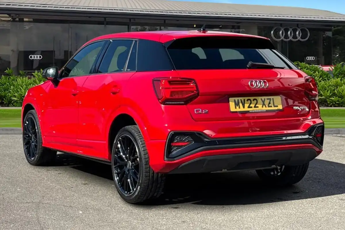 2022-audi-q2-15-35-tfsi-black-edition-s-tronic-big-1