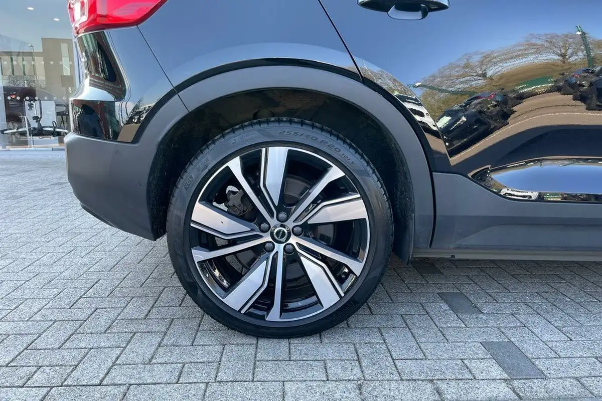 2021-volvo-c40-e-twin-recharge-pro-big-12