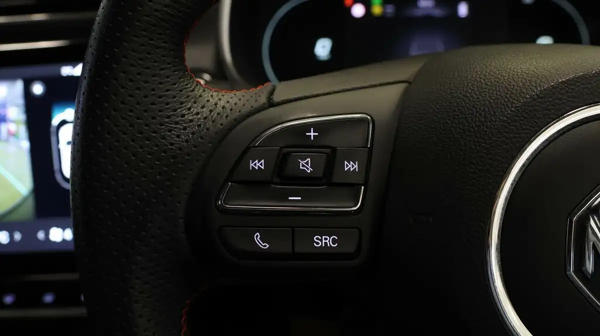 2023-mg-zs-suv-e-trophy-connect-ev-156ps-long-range-big-21