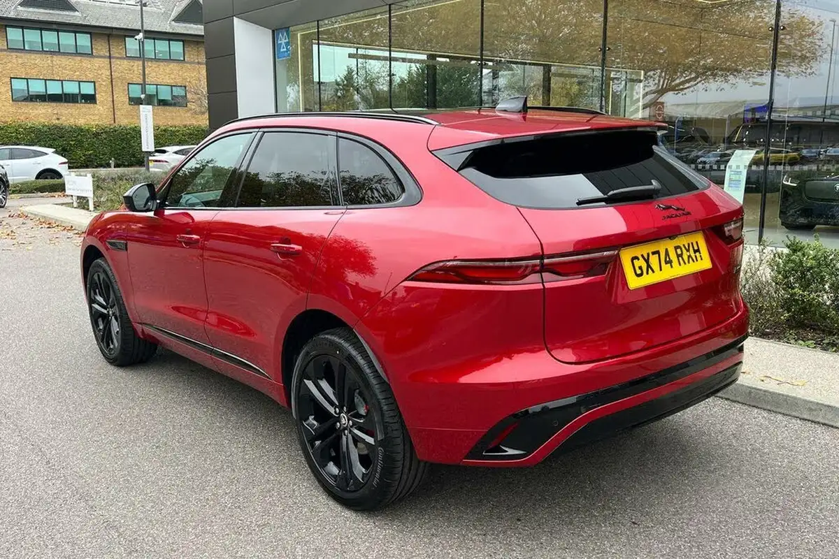 2024-jaguar-f-pace-20-d200-r-dynamic-se-black-90th-anniversary-edition-big-13