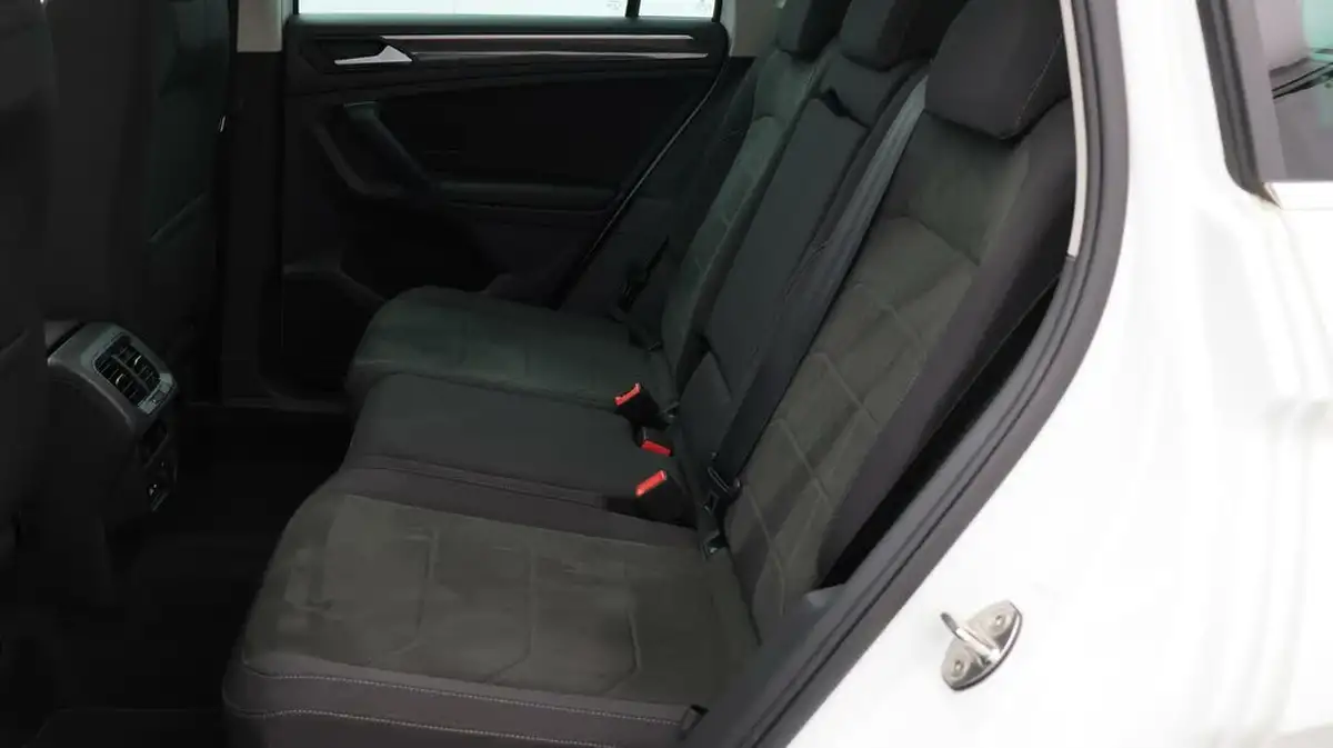 2021-volkswagen-tiguan-15-tsi-elegance-big-16