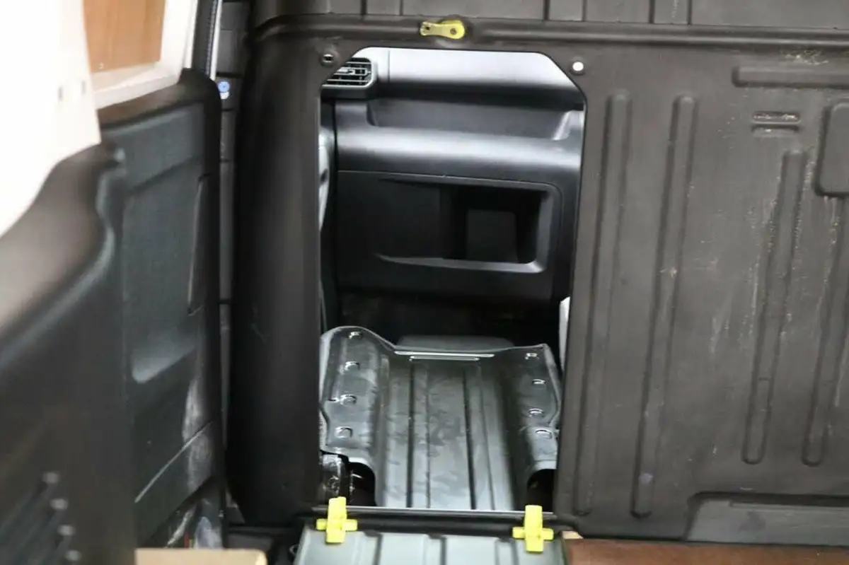 2019-peugeot-partner-15-bluehdi-1000-professional-100ps-eu6dt-panel-big-12