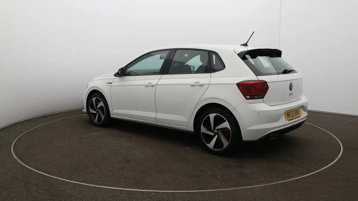 2021-volkswagen-polo-20-tsi-gti-big-55