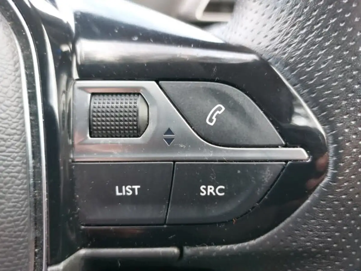 2021-peugeot-3008-suv-15-bluehdi-gt-big-18