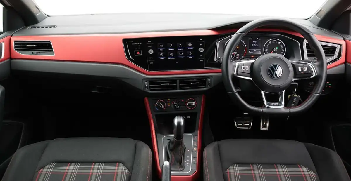 2021-volkswagen-polo-20-tsi-gti-big-13