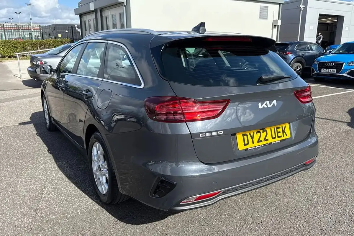 2022-kia-ceed-10-t-gdi-2-sportswagon-big-7