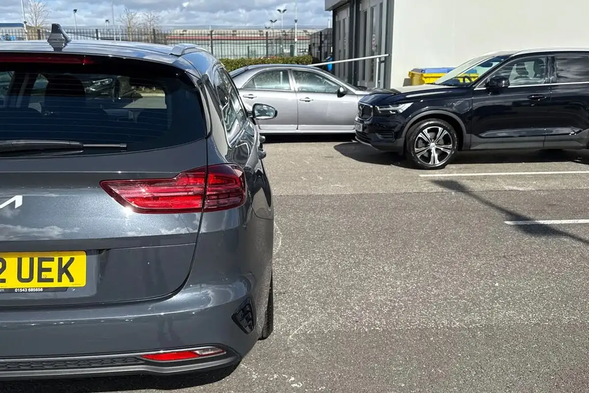 2022-kia-ceed-10-t-gdi-2-sportswagon-big-35