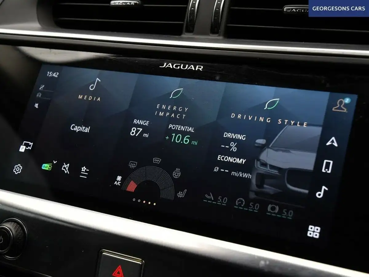 2021-jaguar-i-pace-ev400-se-big-21