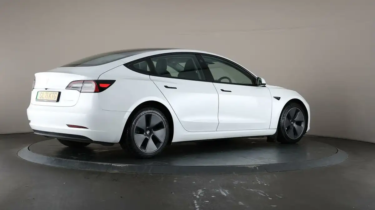 2021-tesla-model-3-e-long-range-awd-big-7