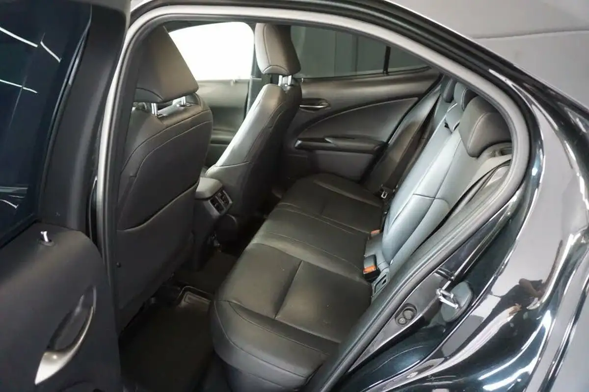 2019-lexus-ux-250h-20-ux-big-41