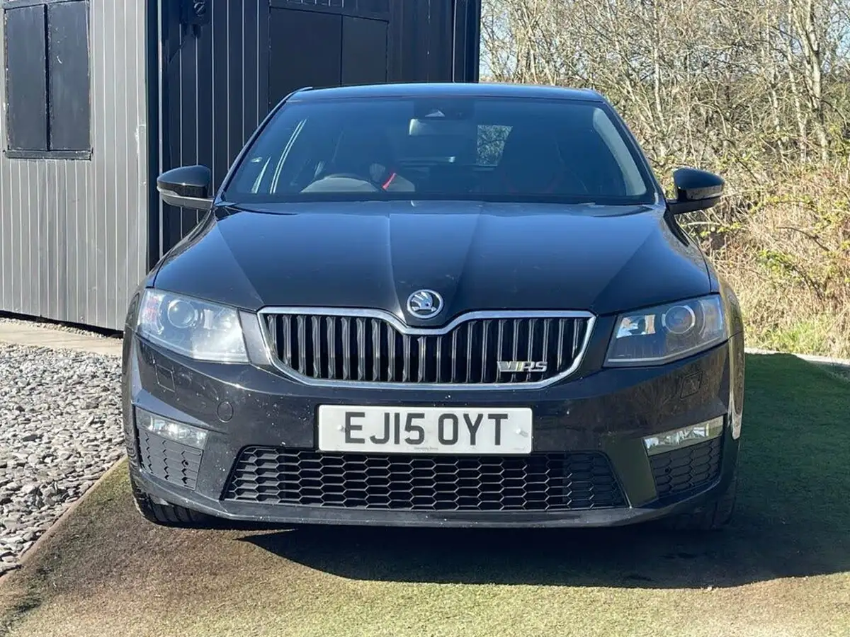 2015-skoda-octavia-20tdi-vrs-hatchback-big-1