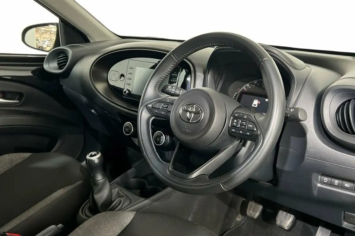 2023-toyota-aygo-x-10-vvt-i-pure-big-6