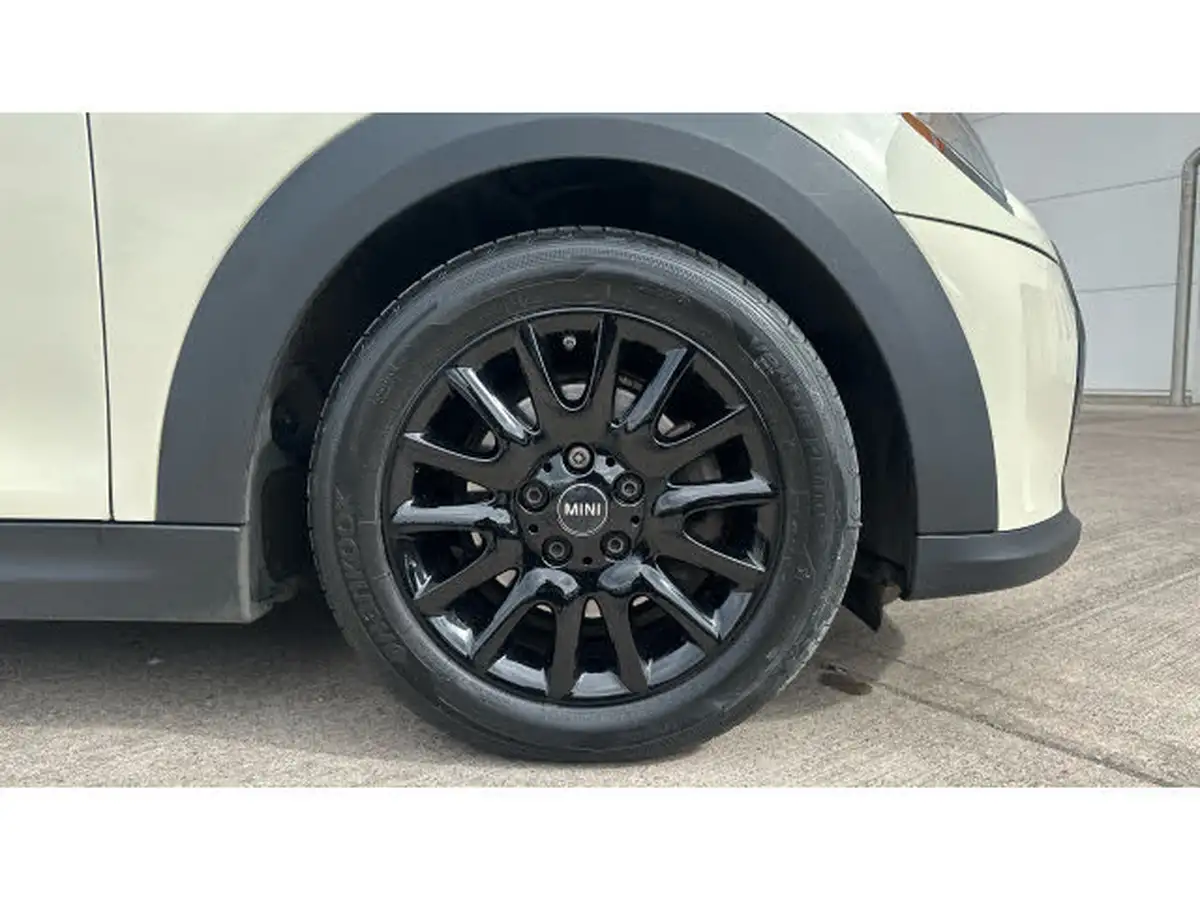 2021-mini-cooper-15-cooper-classic-hatchback-3d-big-13