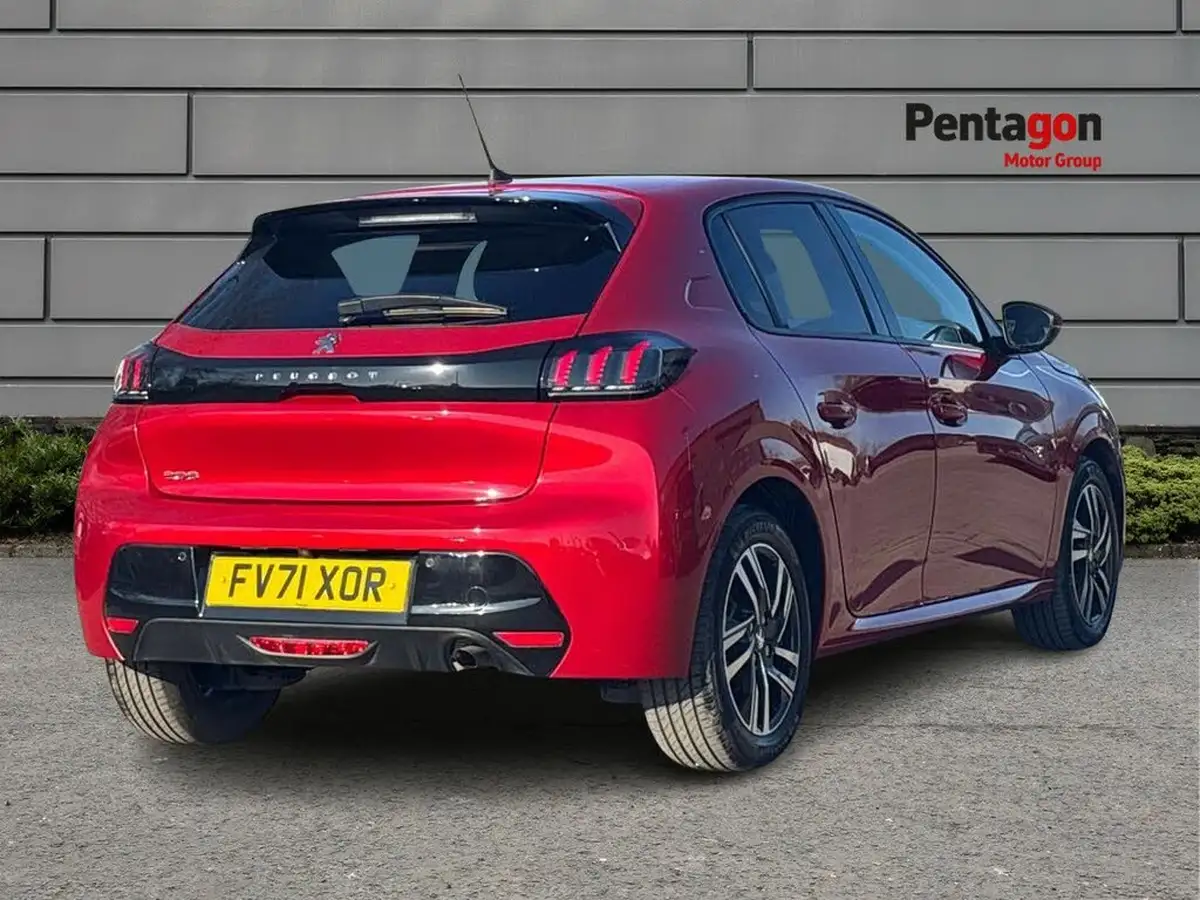 2022-peugeot-208-12-puretech-allure-premium-100bhp-big-3