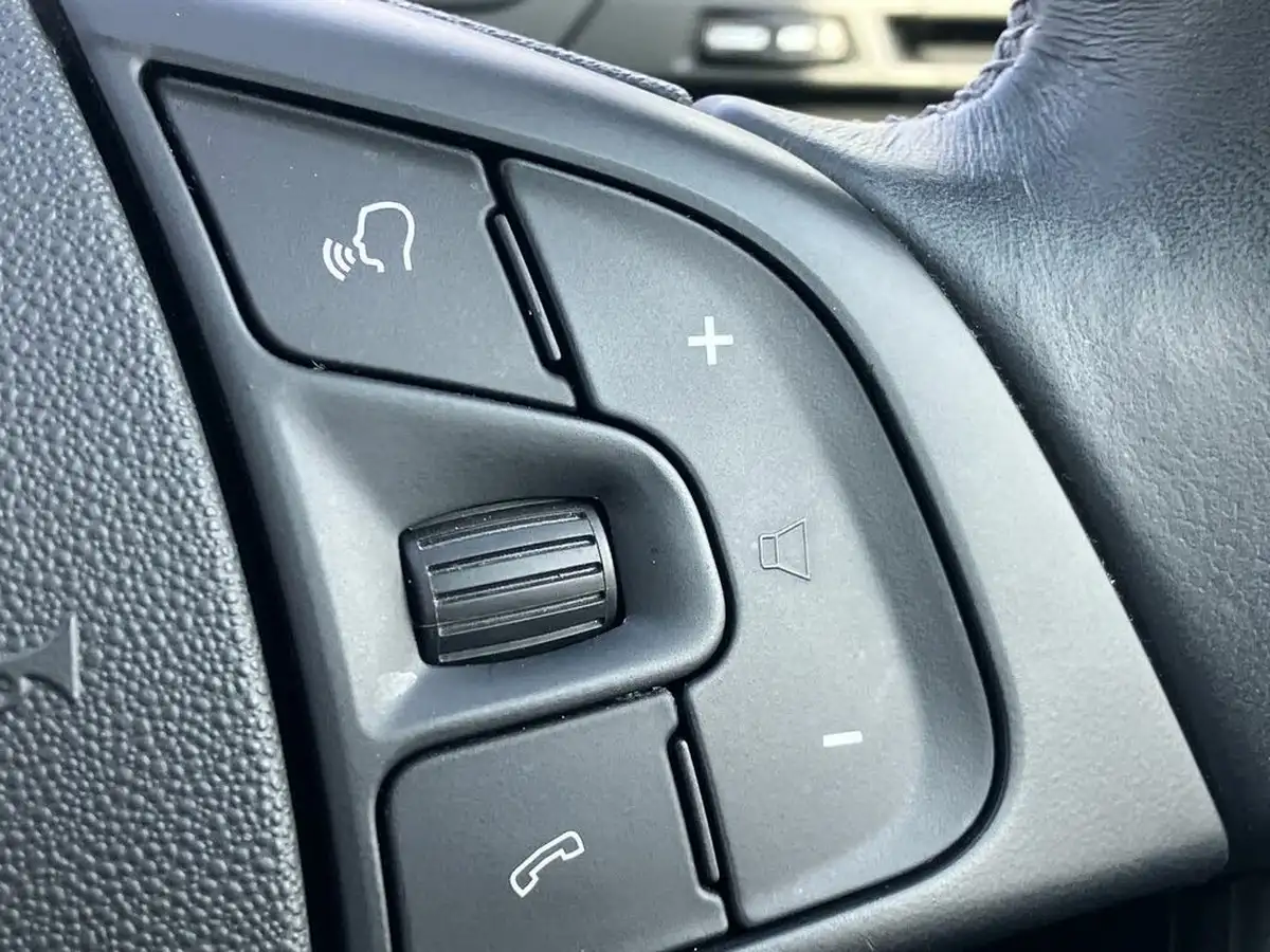 2022-citroen-grand-c4-spacetourer-12-puretech-sense-eat8-big-35