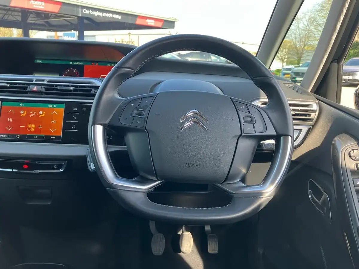2022-citroen-grand-c4-spacetourer-12-puretech-sense-eat8-big-14