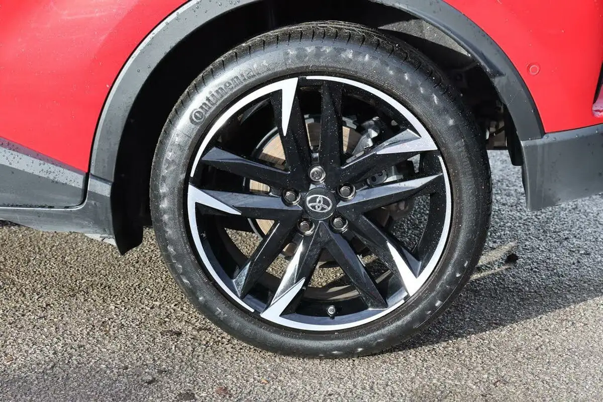 2021-toyota-c-hr-18-vvt-i-gr-sport-big-17
