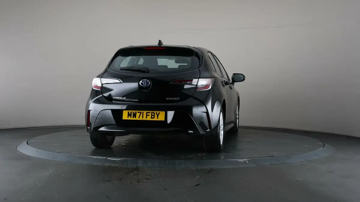 2022-toyota-corolla-18-vvt-i-icon-tech-trk-hatchback-5d-big-63