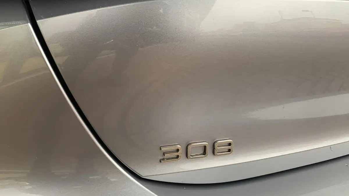 2022-peugeot-308-12-puretech-gt-big-42