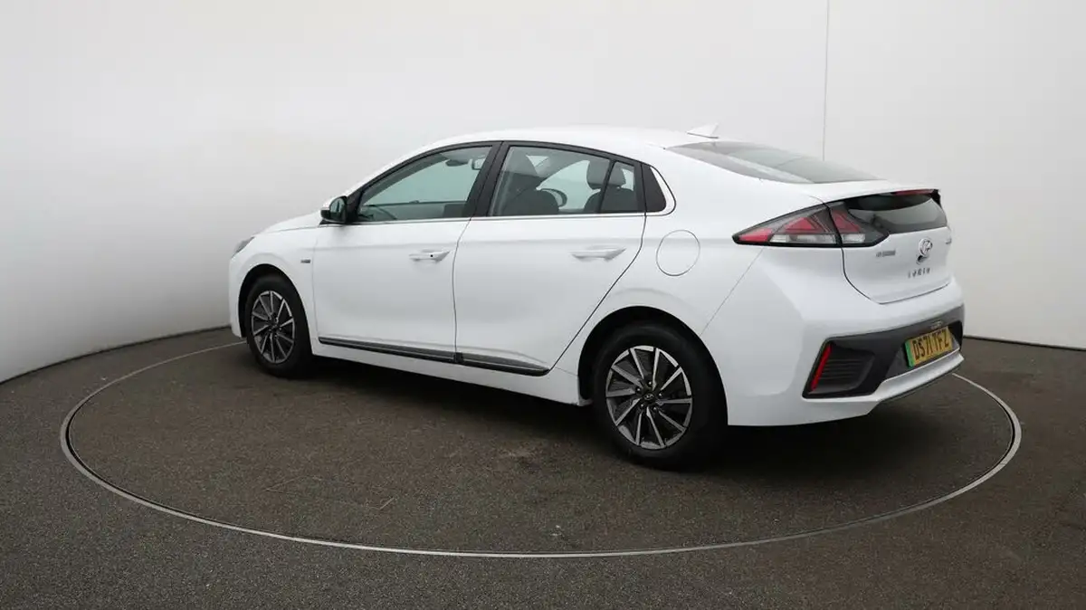 2022-hyundai-ioniq-e-premium-electric-big-58