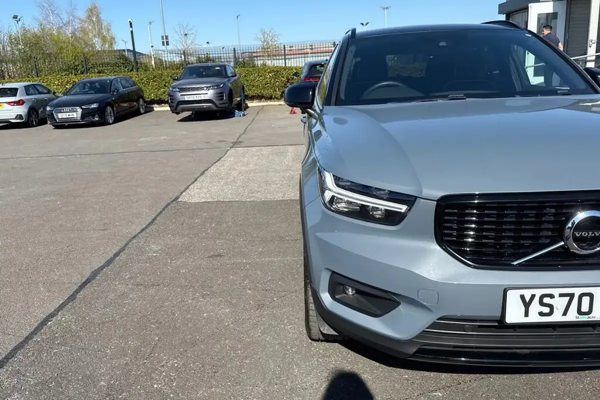2020-volvo-xc40-20-b4-r-design-awd-big-24