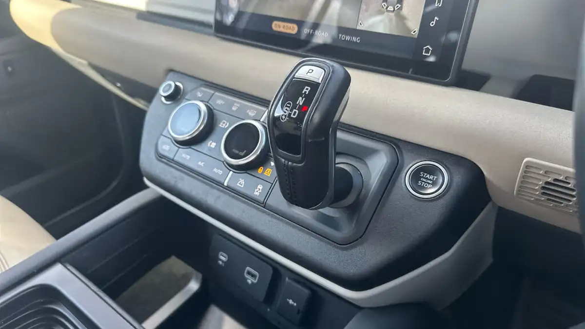 2021-land-rover-110-defender-30-d250-hard-top-s-110-big-12