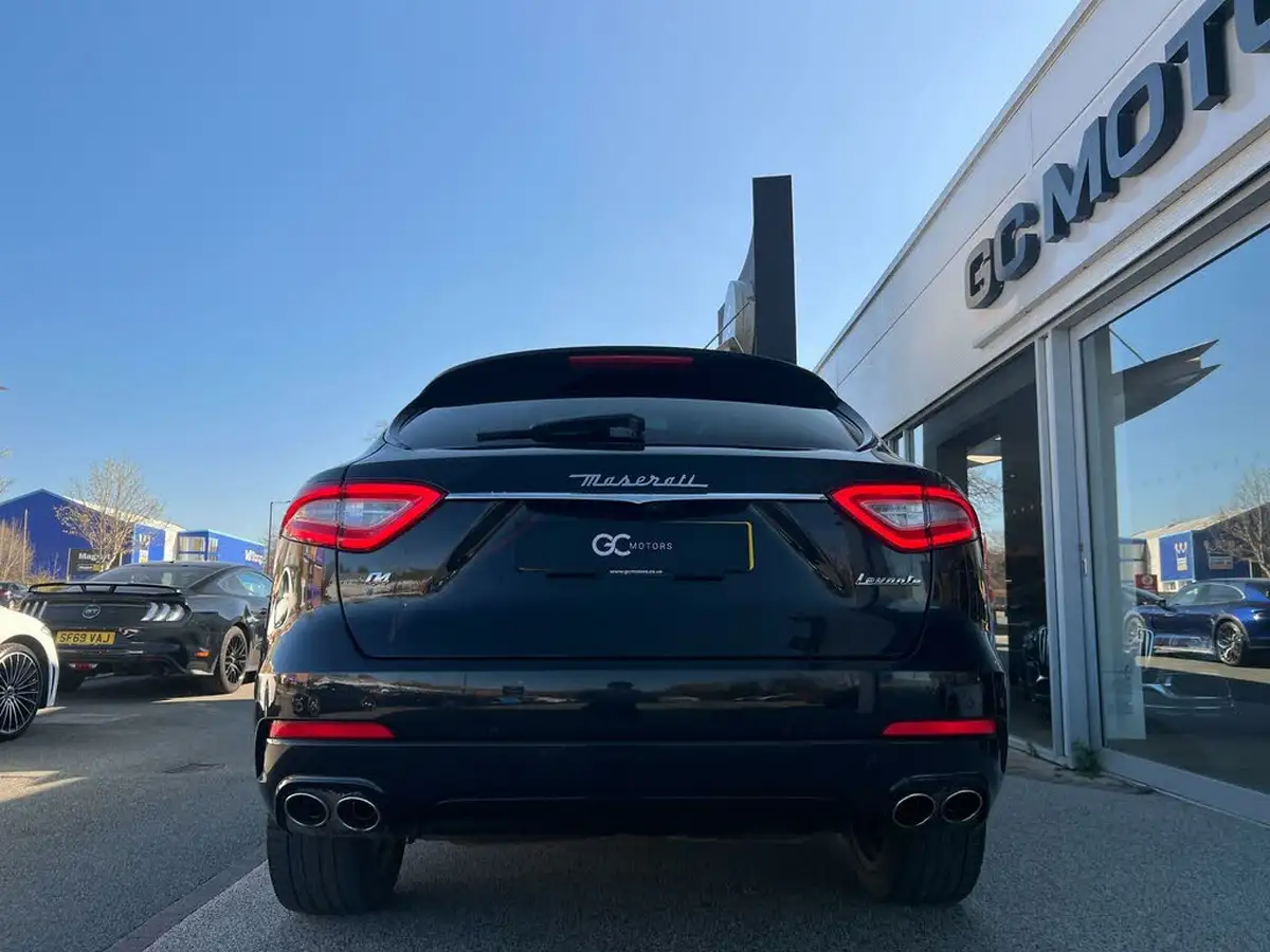 2017-maserati-levante-30td-awd-big-76