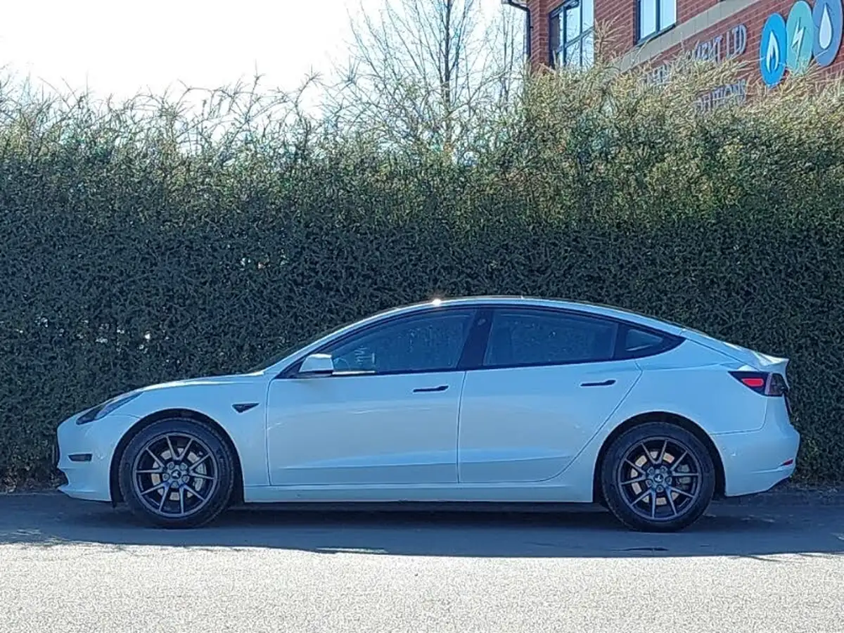 2021-tesla-model-3-e-long-range-awd-big-3