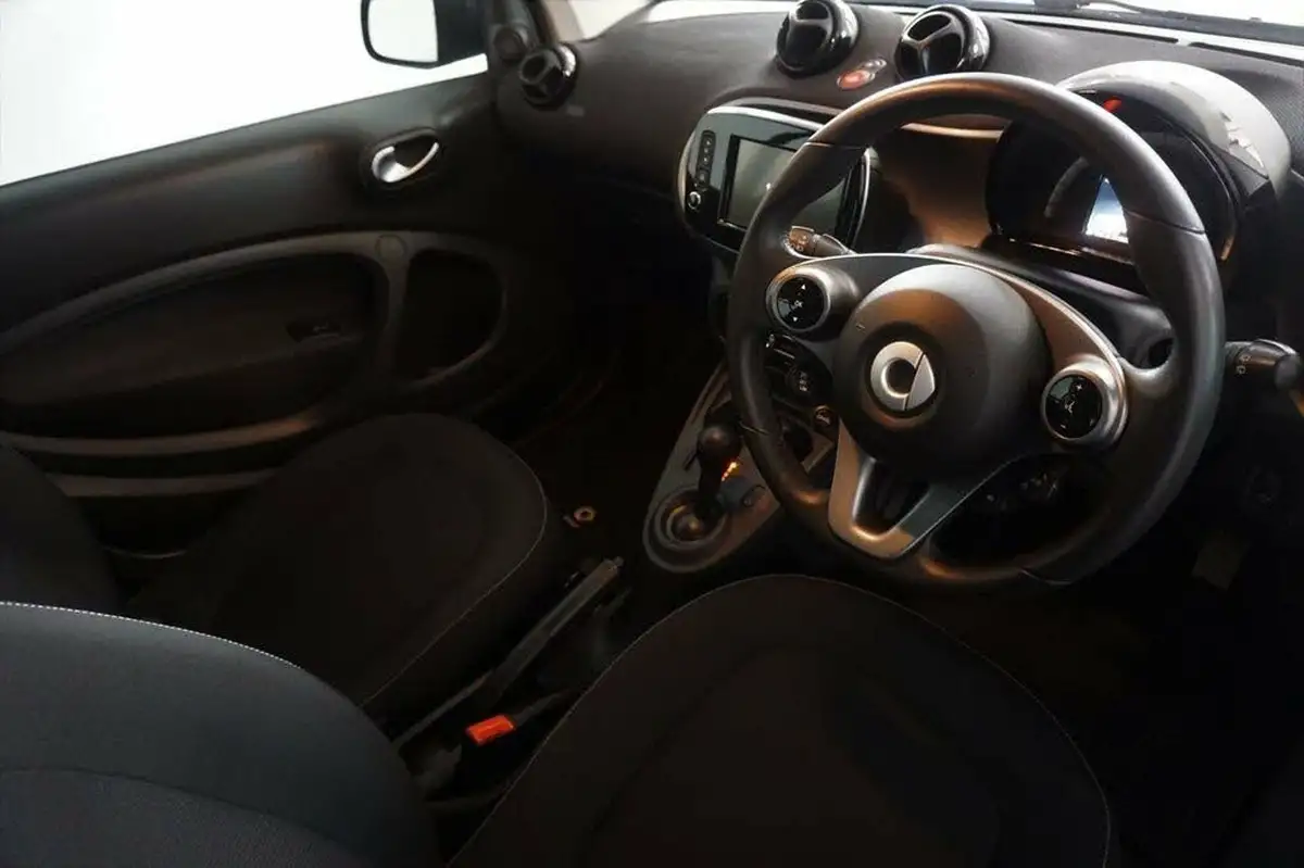 2016-smart-fortwo-10-passion-70bhp-premiumss-coupe-twinamic-big-15