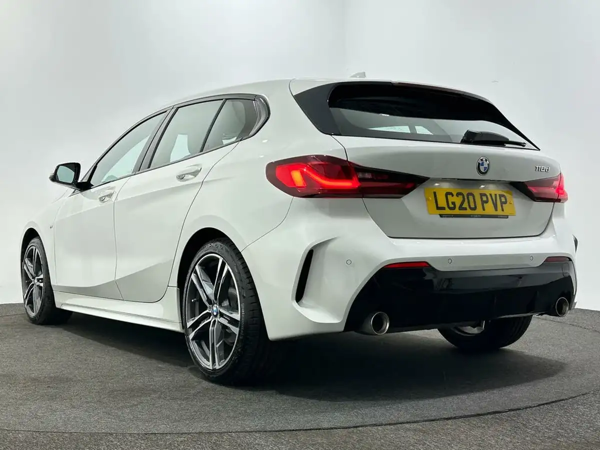 2020-bmw-1-series-20td-118d-m-sport-big-47