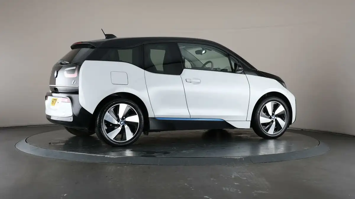 2022-bmw-i3-e-120-ah-big-55