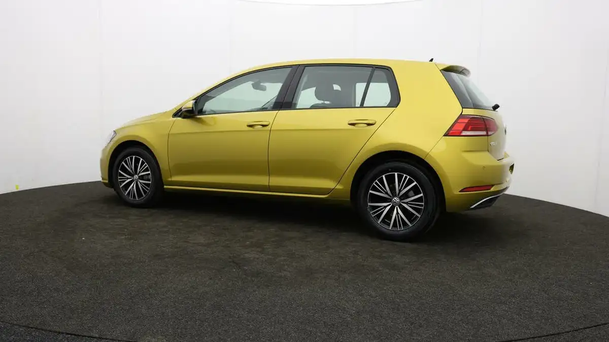 2018-volkswagen-golf-20tdi-se-nav-bmtss-hatchback-5d-dsg-big-64