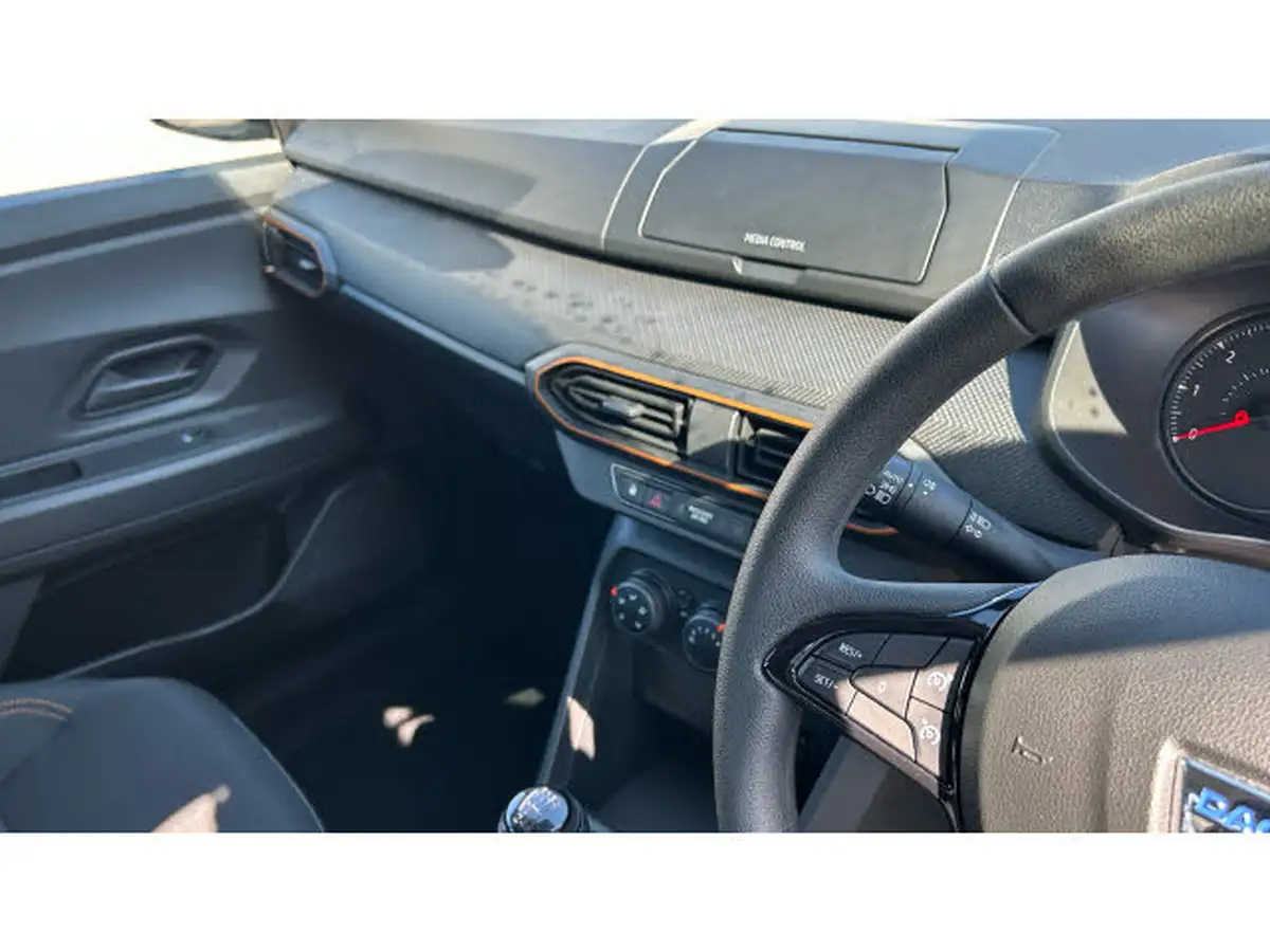 2021-dacia-sandero-stepway-10-tce-essential-90bhp-big-13