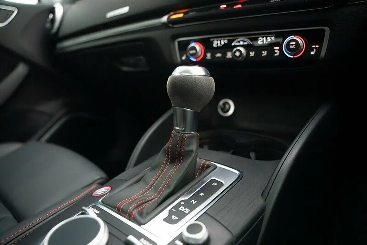2019-audi-rs3-25-tfsi-sportback-5d-big-34