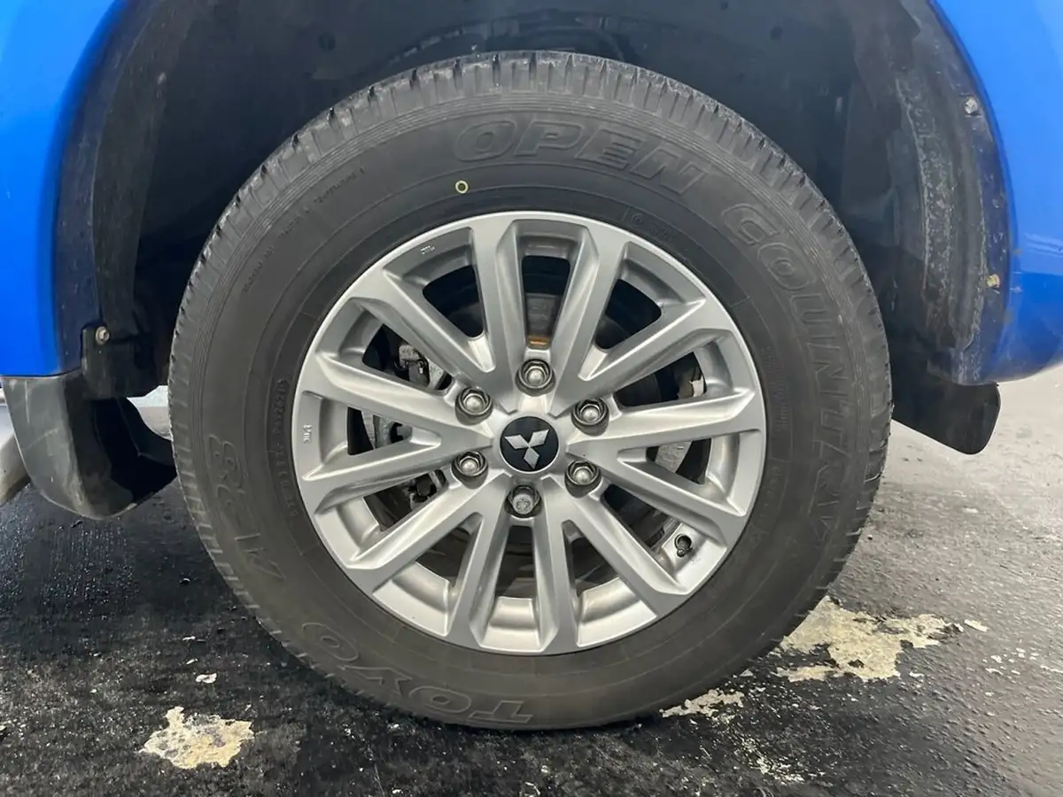 2019-mitsubishi-l200-24di-d-barbarian-eu6b-auto-big-6