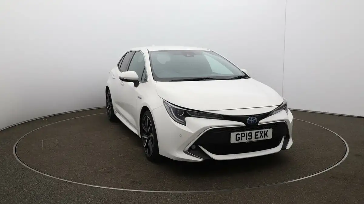 2019-toyota-corolla-20-vvt-i-excel-trk-hatchback-big-33