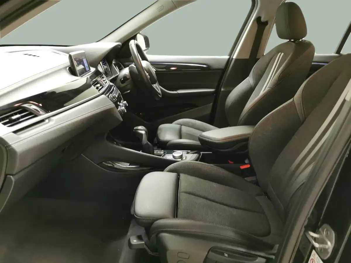 2021-bmw-x1-15-xdrive-25e-phev-sport-big-1