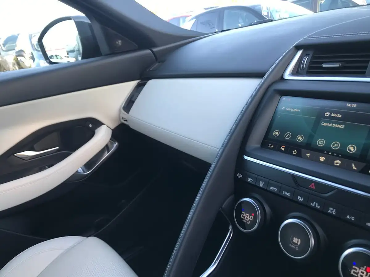 2019-jaguar-e-pace-20-i4d-r-dynamic-s-150ps-big-14
