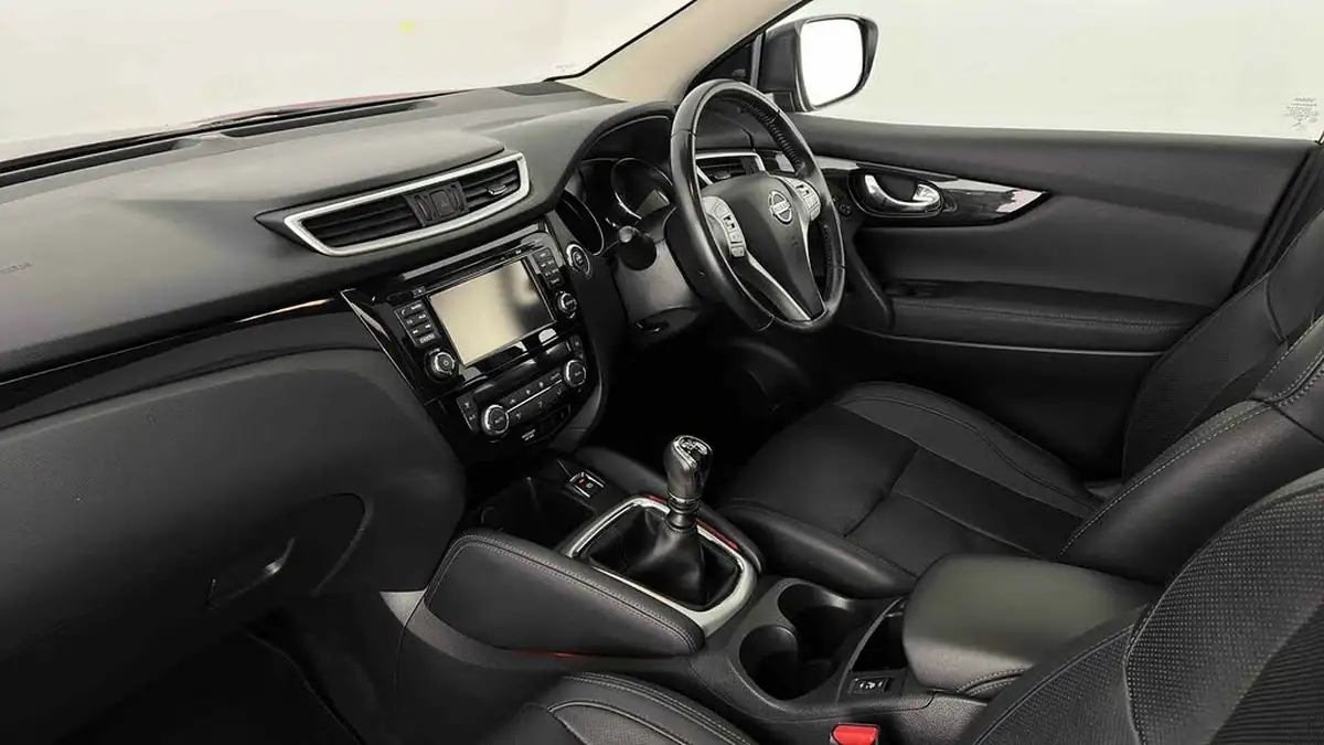 2017-nissan-qashqai-15dci-tekna-big-8