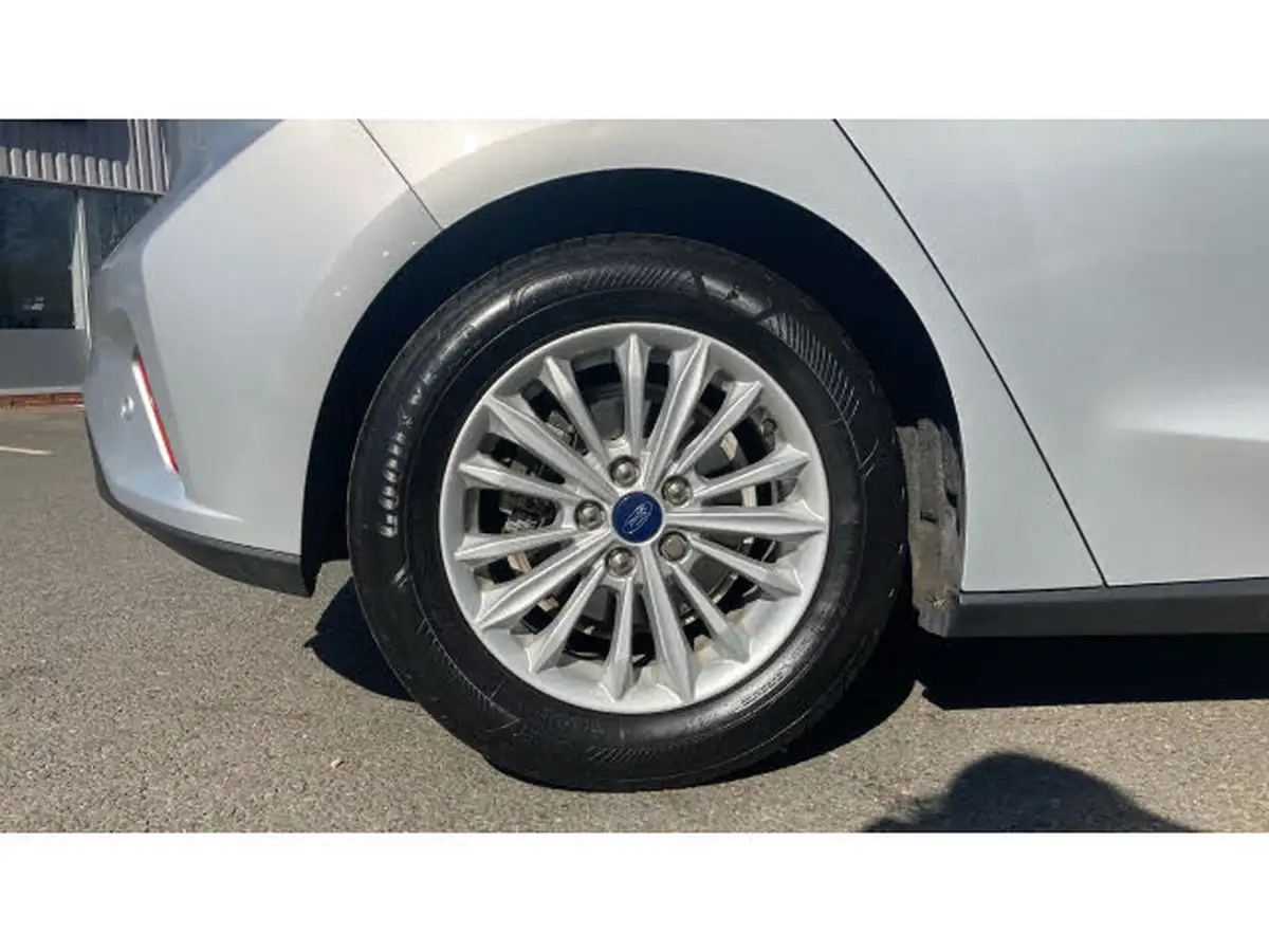 2018-ford-focus-big-6