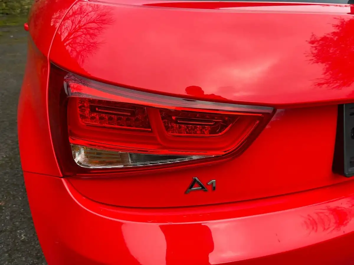 2013-audi-a1-big-55