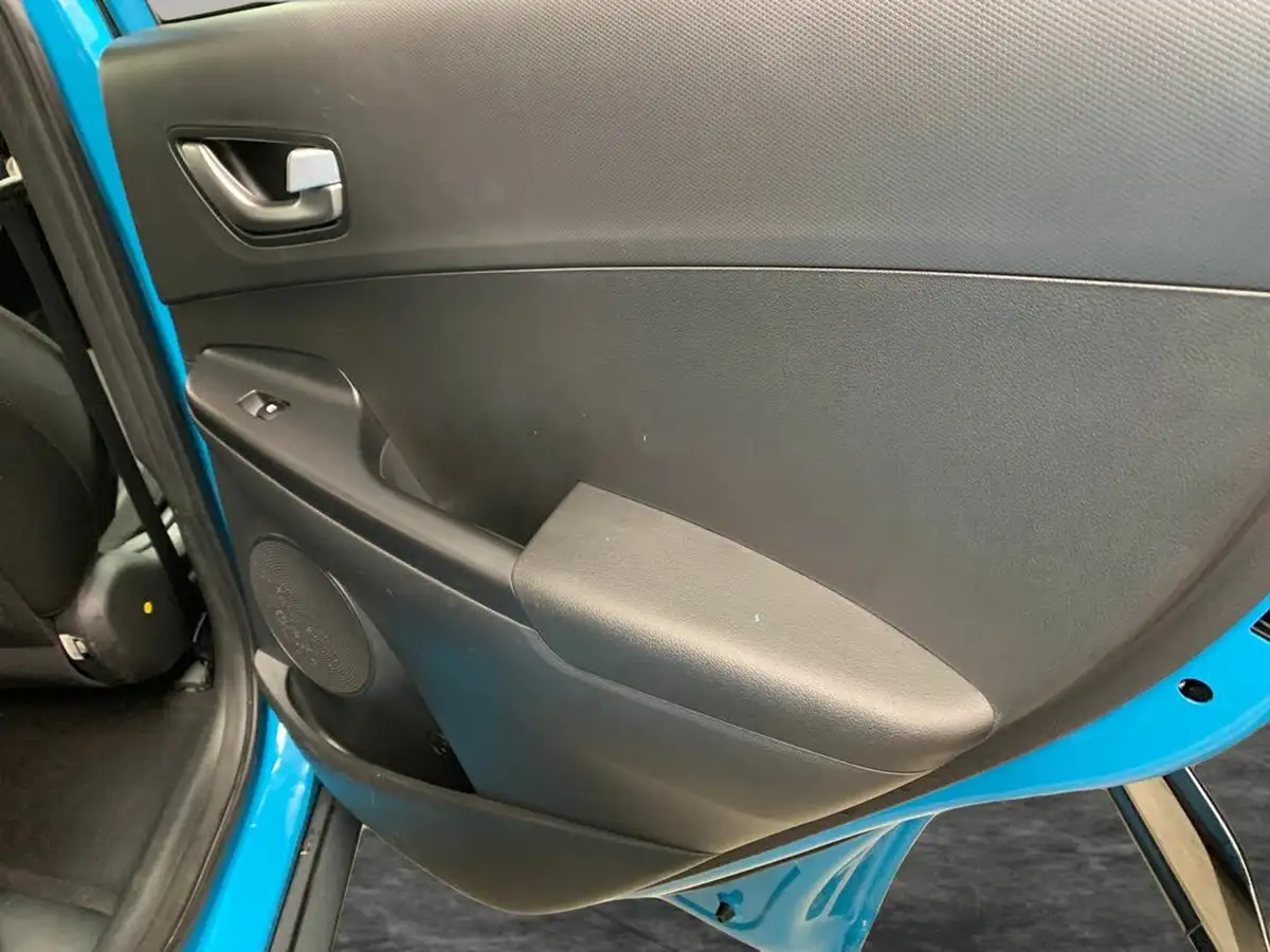 2022-hyundai-kona-e-premium-204ps-64kwh-7kw-obc-big-24