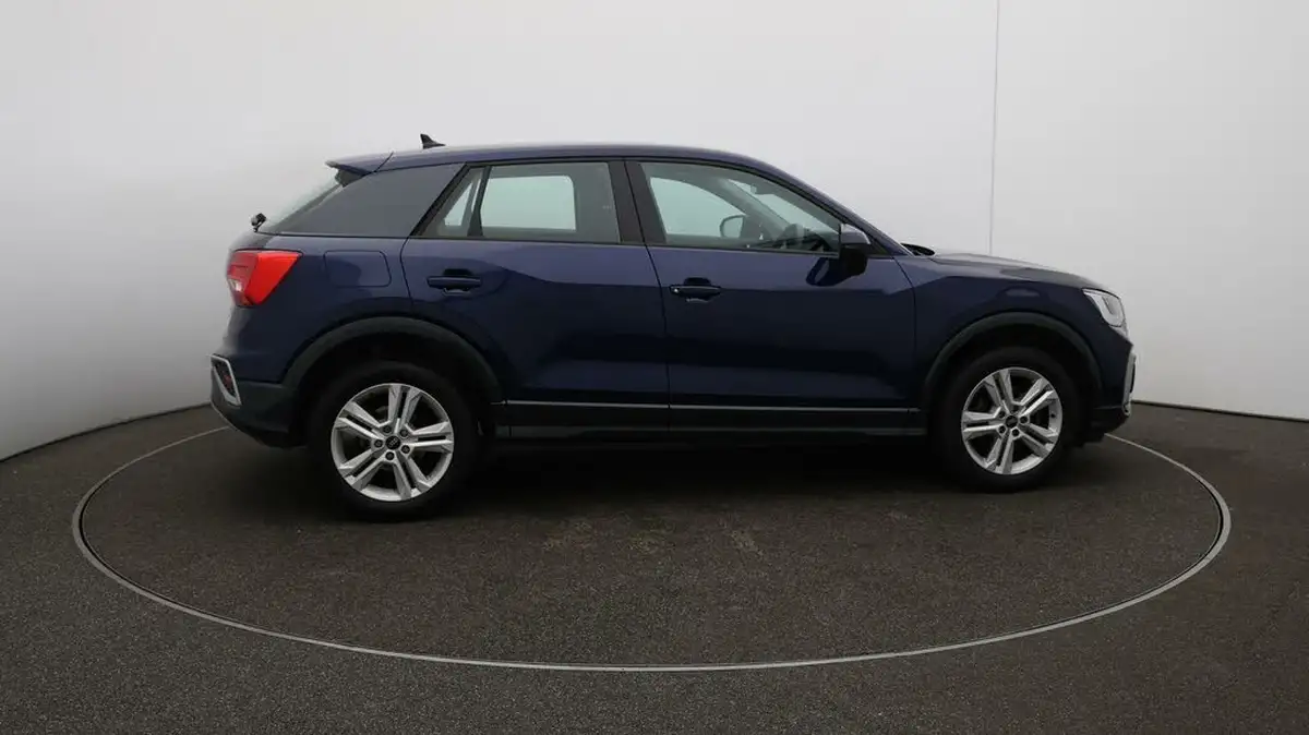 2022-audi-q2-10-30-tfsi-sport-big-8