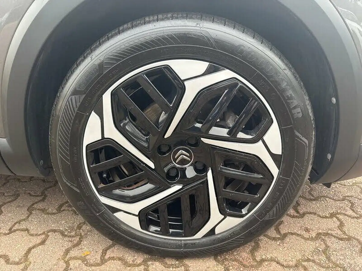 2022-citroen-c4-12-puretech-shine-130ps-big-25